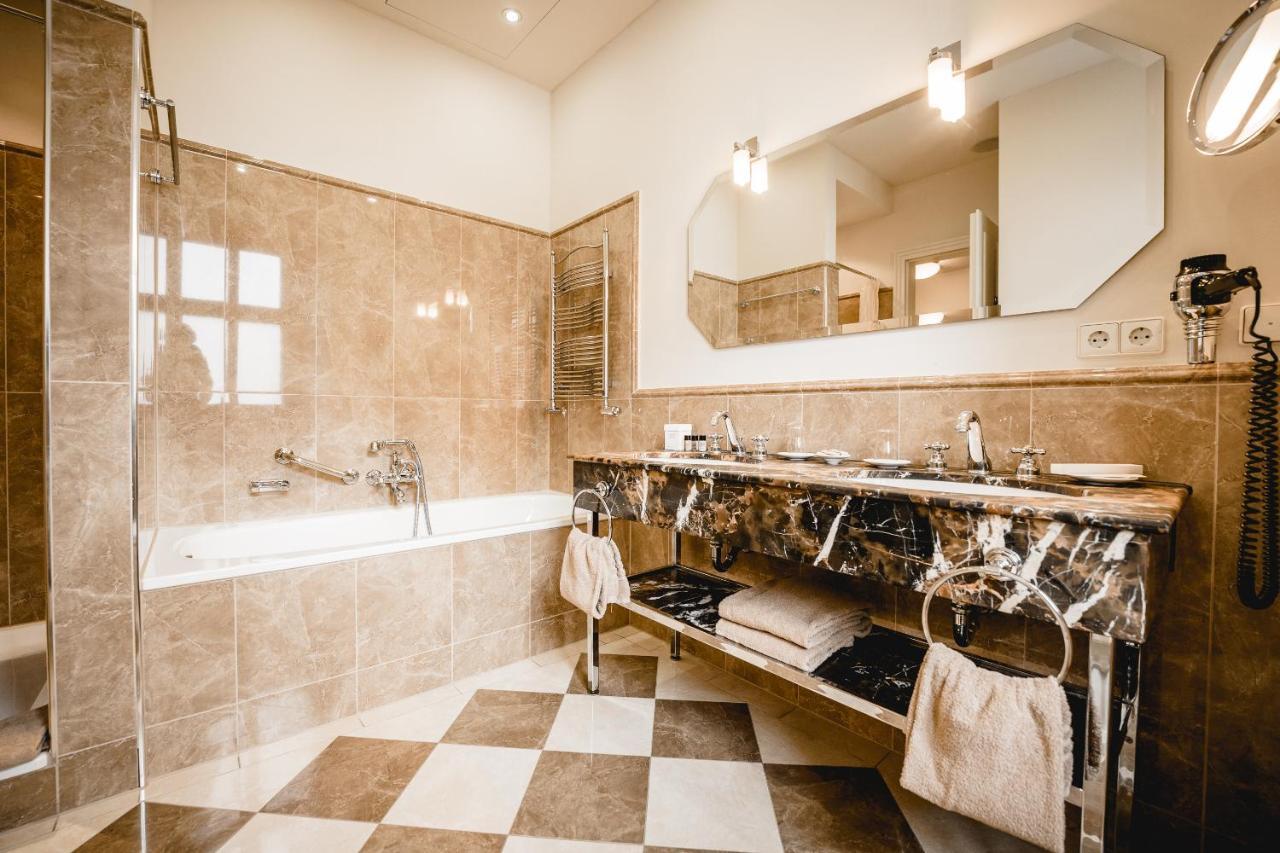 Residenz Weingut Schloss Reinhartshausen Bed & Breakfast Eltville am Rhein Exterior photo