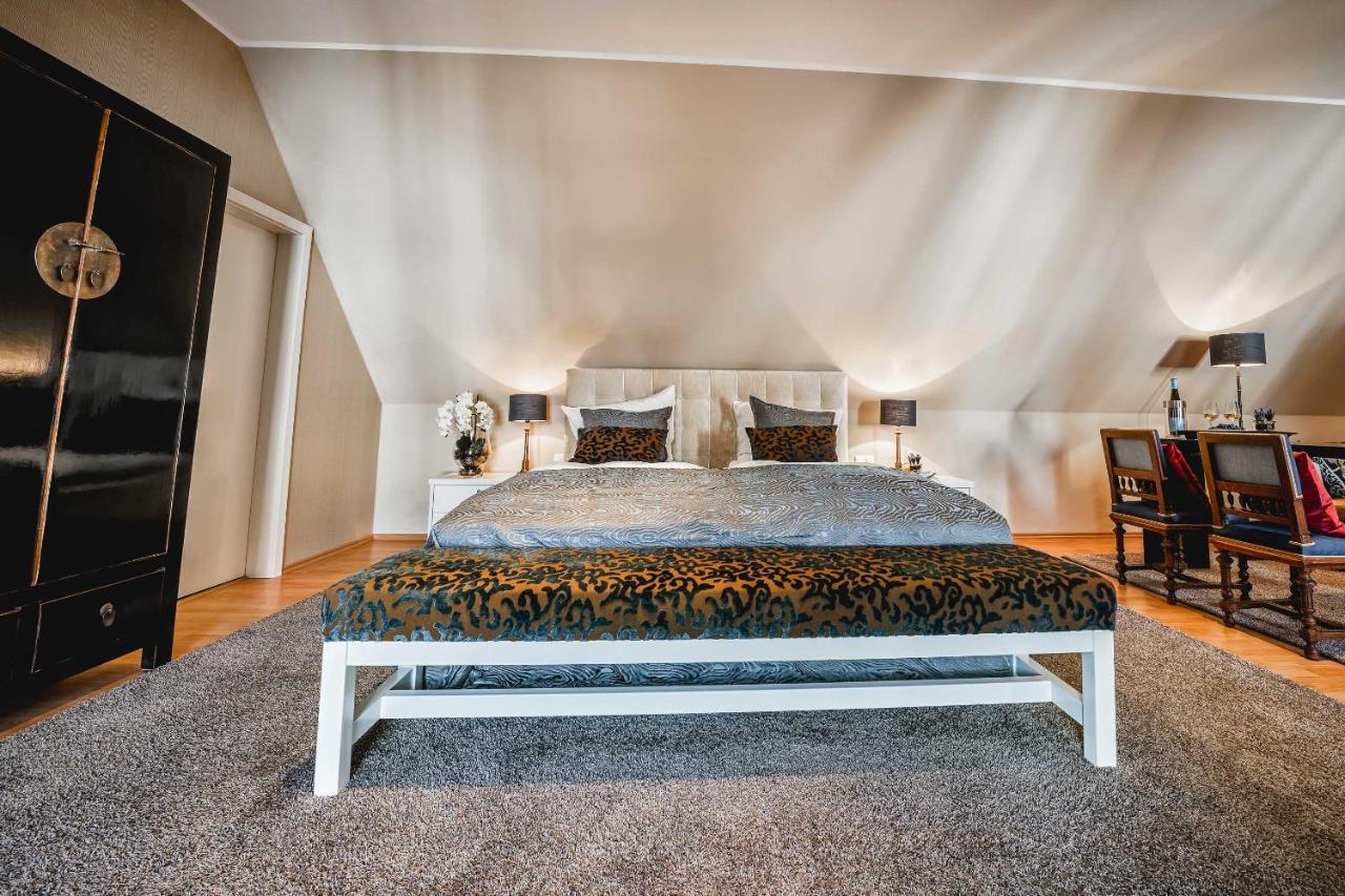 Residenz Weingut Schloss Reinhartshausen Bed & Breakfast Eltville am Rhein Exterior photo